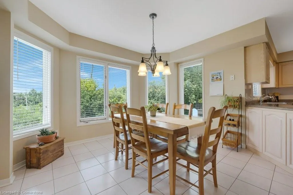 32 Kingfisher Crescent