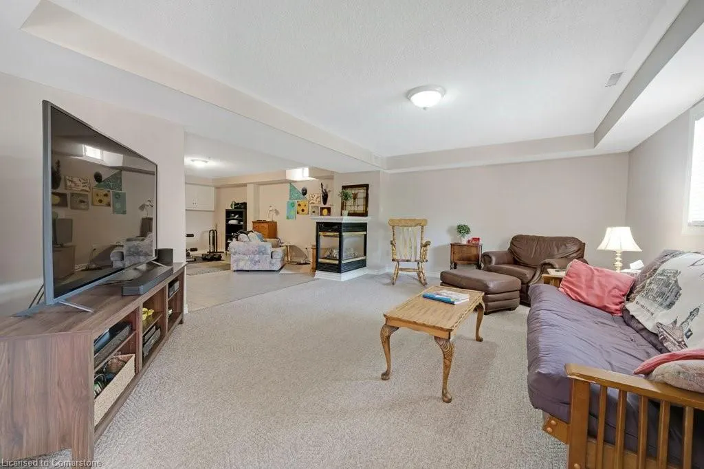 32 Kingfisher Crescent