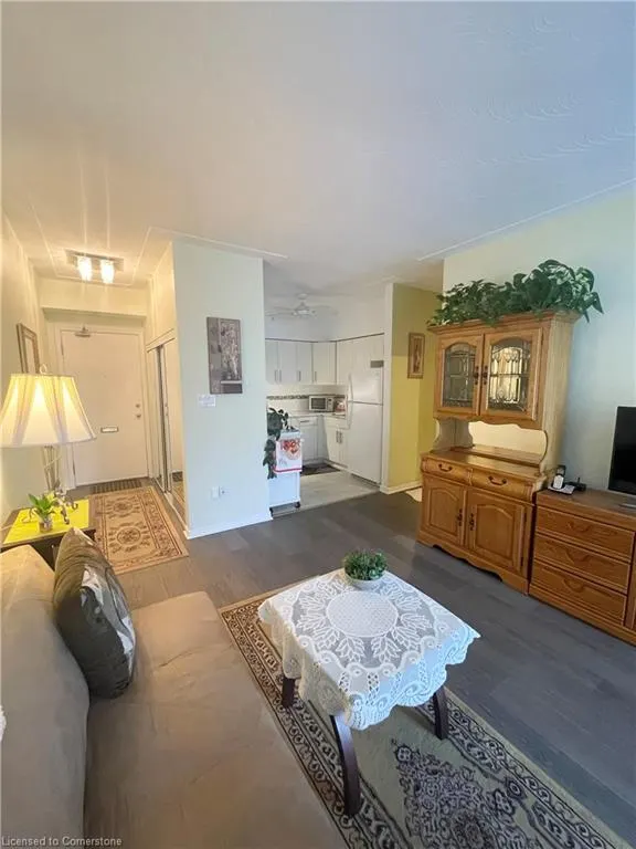 10 Woodman Drive S, #101