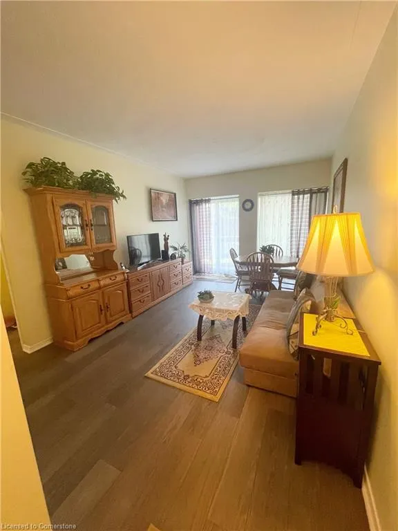 10 Woodman Drive S, #101