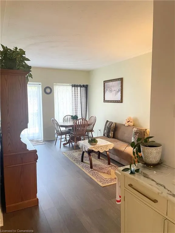 10 Woodman Drive S, #101