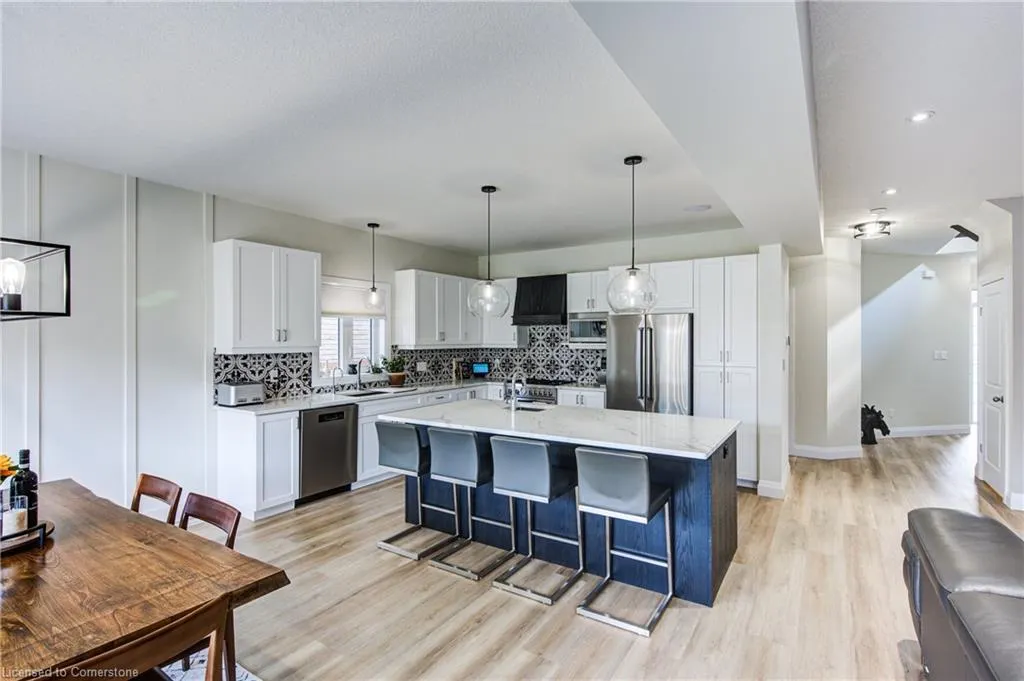 32 Arlington Parkway