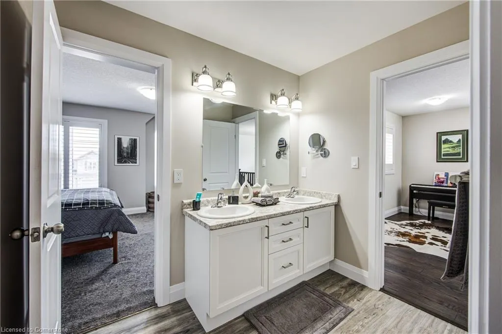 32 Arlington Parkway