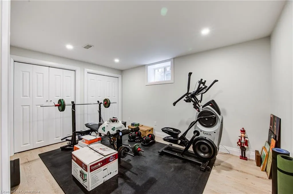 32 Arlington Parkway