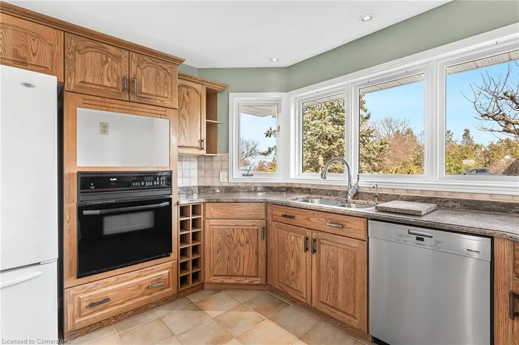3503 Lakeshore Road