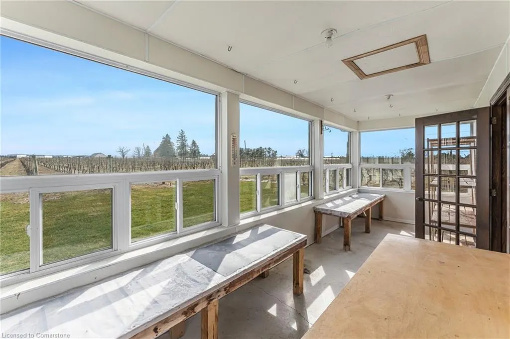 3503 Lakeshore Road