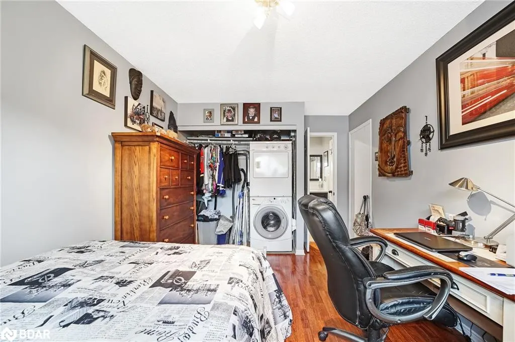 16 Balliston Road
