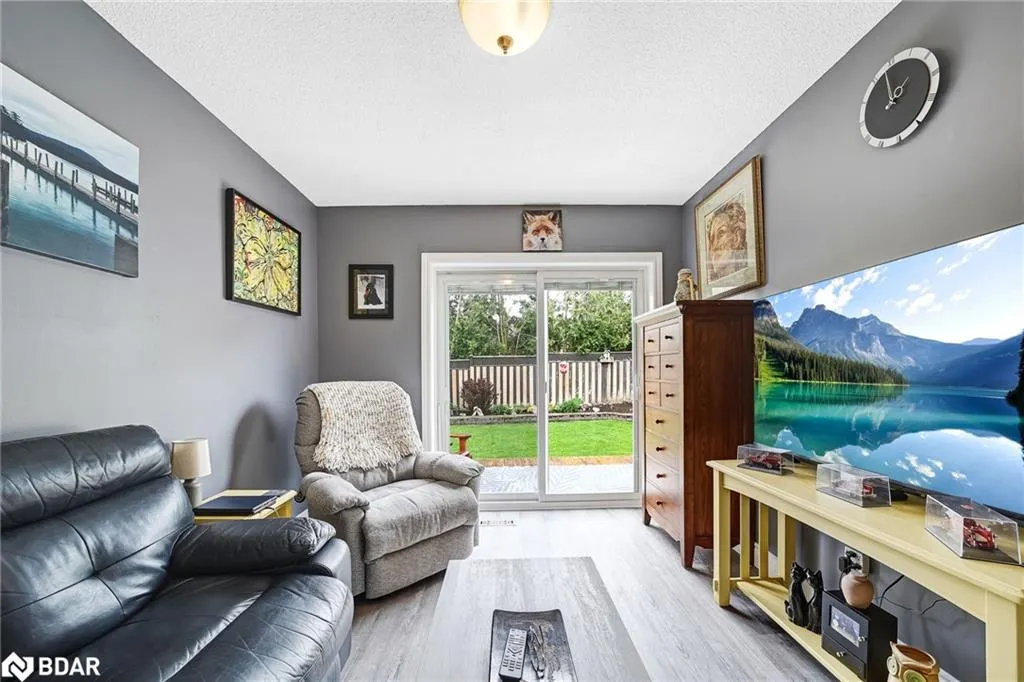 16 Balliston Road
