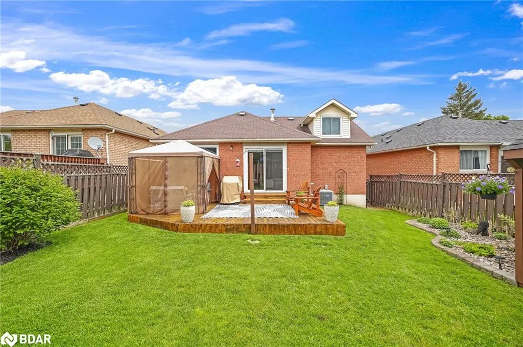 16 Balliston Road