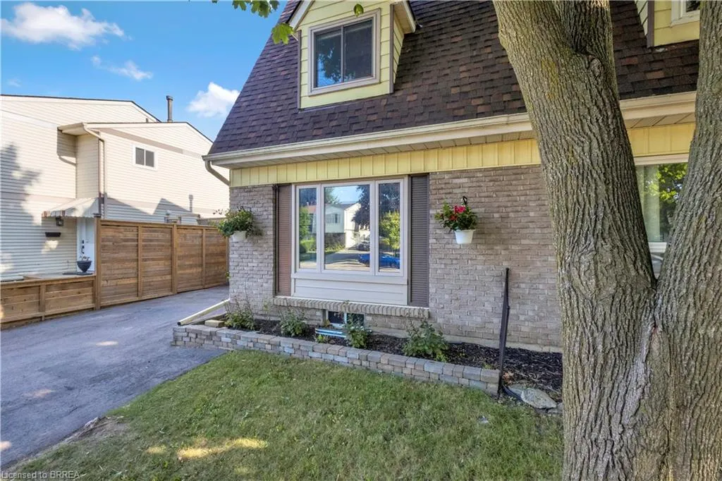 92 White Owl Crescent