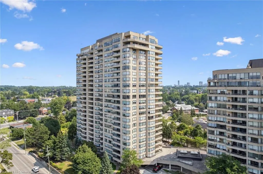 6 Willow Street, #704