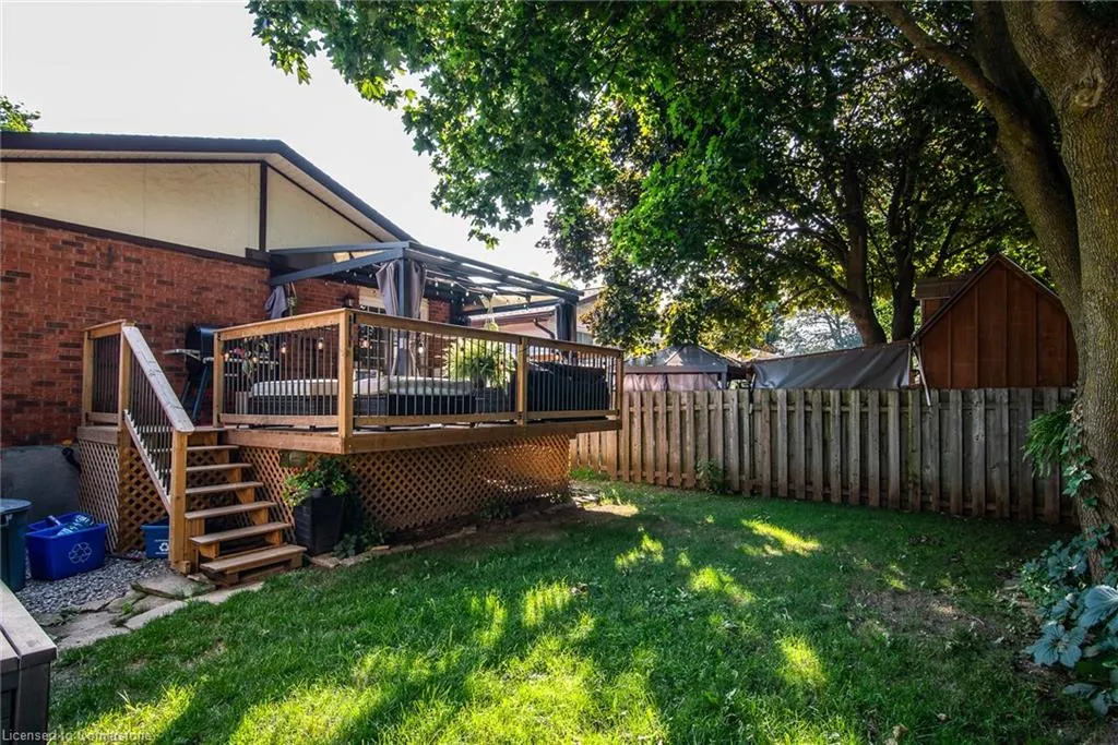 8 Byton Lane