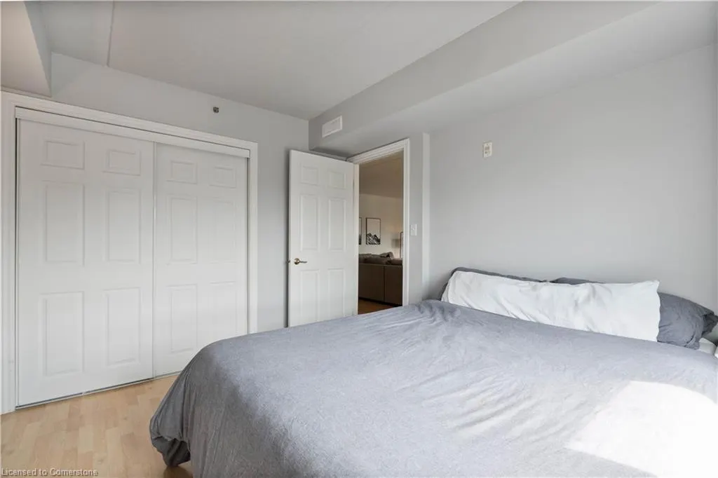 4450 Fairview Street, #304