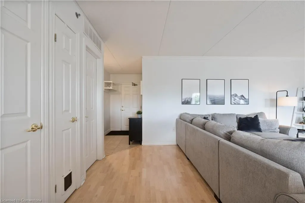 4450 Fairview Street, #304