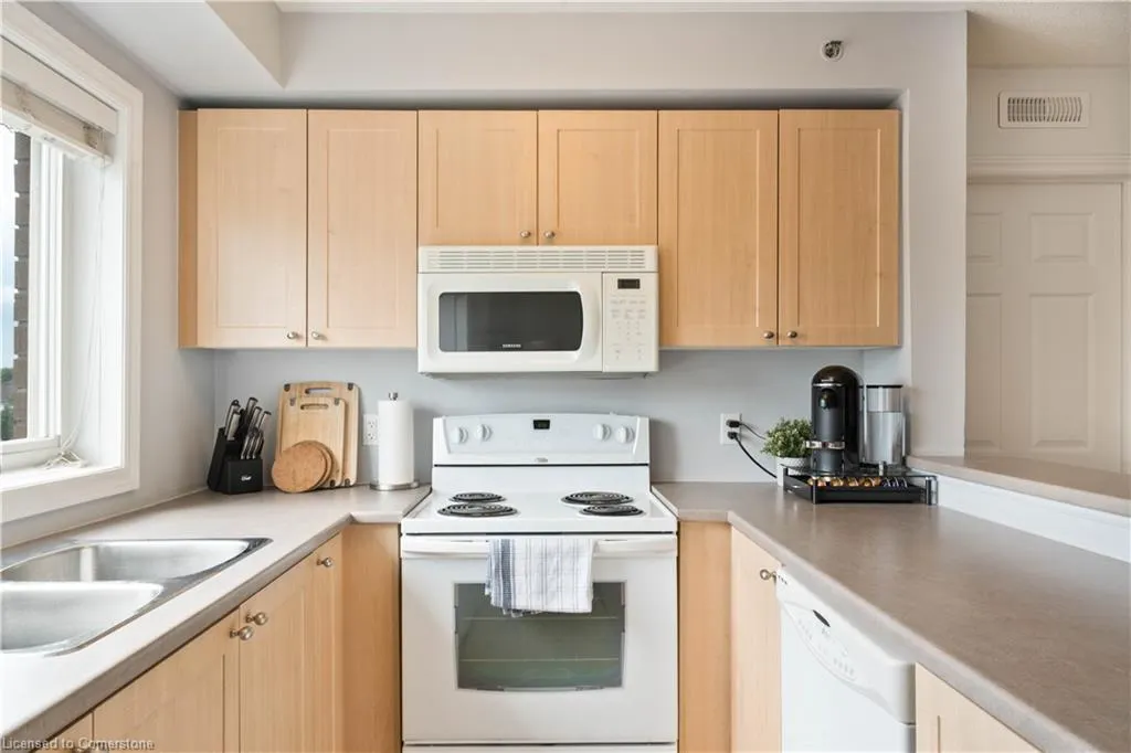 4450 Fairview Street, #304