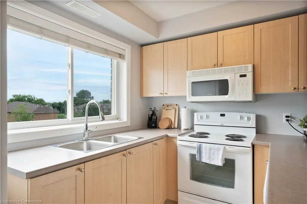 4450 Fairview Street, #304