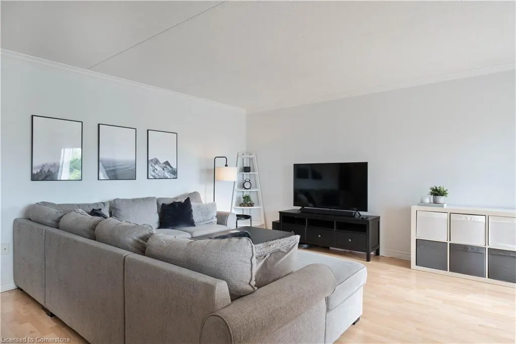 4450 Fairview Street, #304