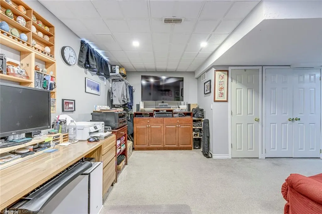 1809 Upper Wentworth Street, #17