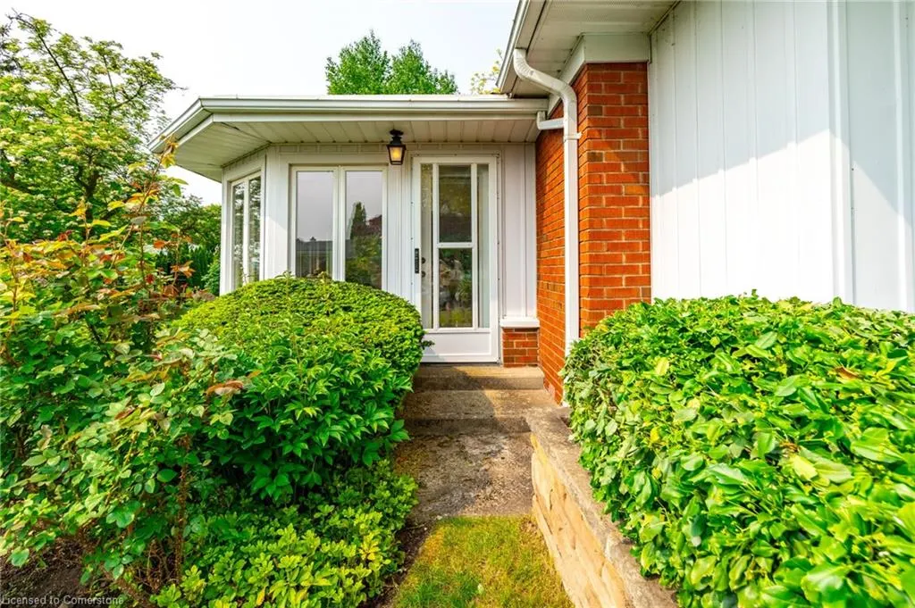 426 North Shore Boulevard W