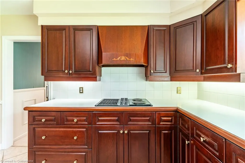 426 North Shore Boulevard W