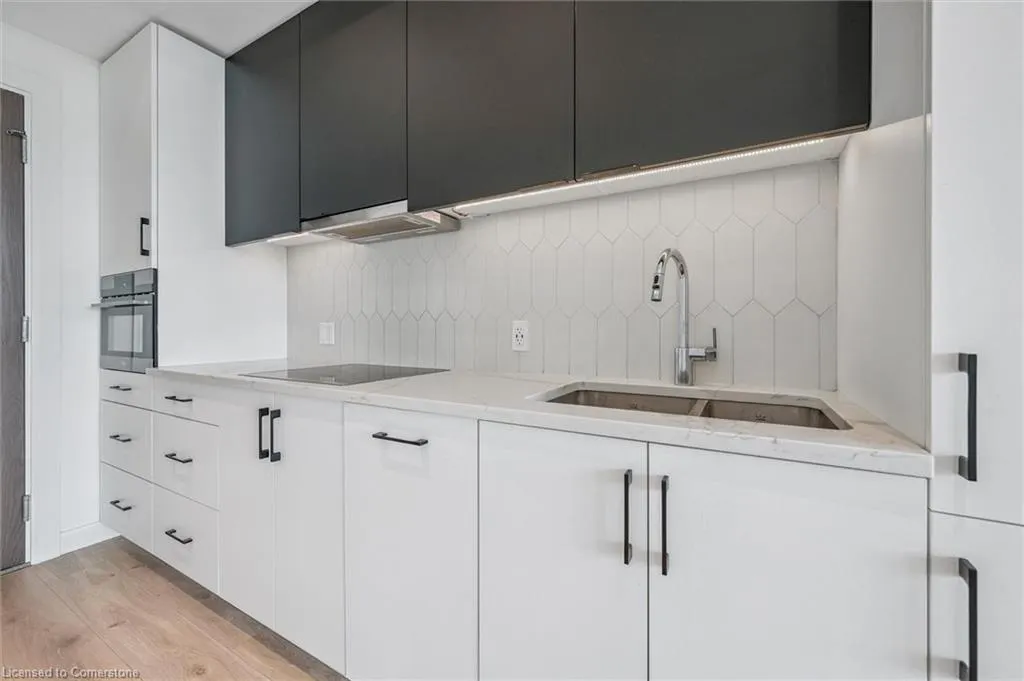 741 King Street W, #501