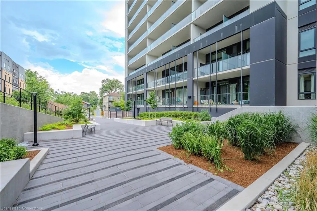741 King Street W, #501