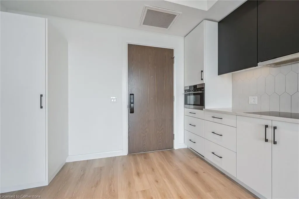 741 King Street W, #501