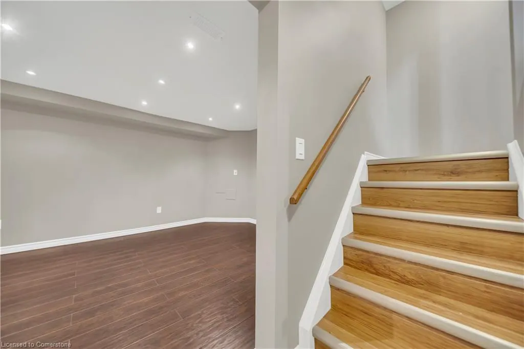28 Uxbridge Crescent
