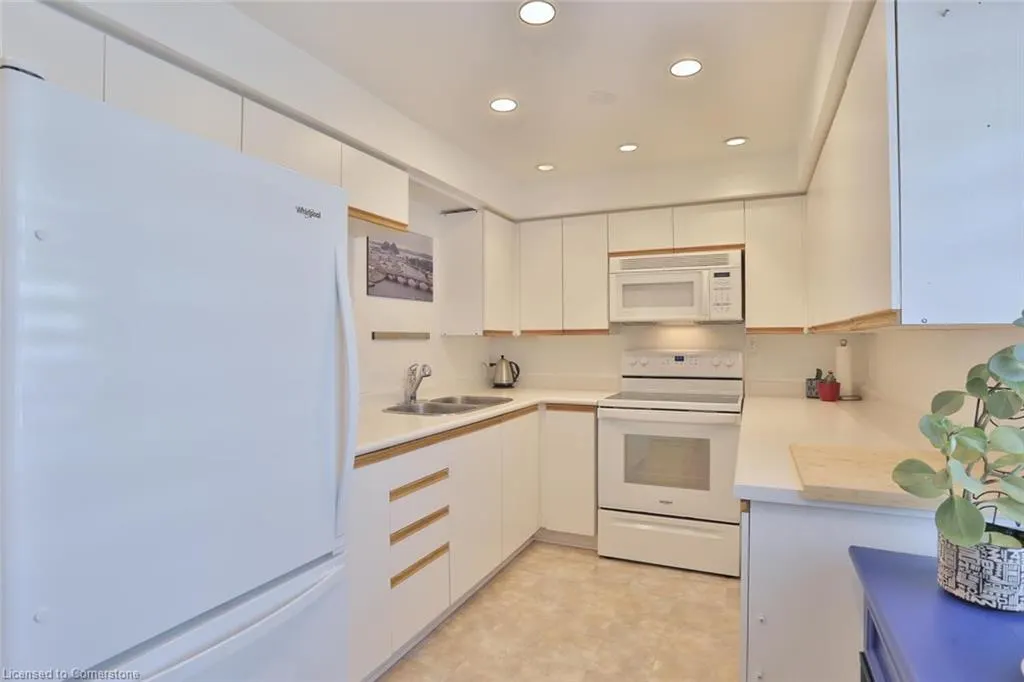 1085 Queens Boulevard, #13