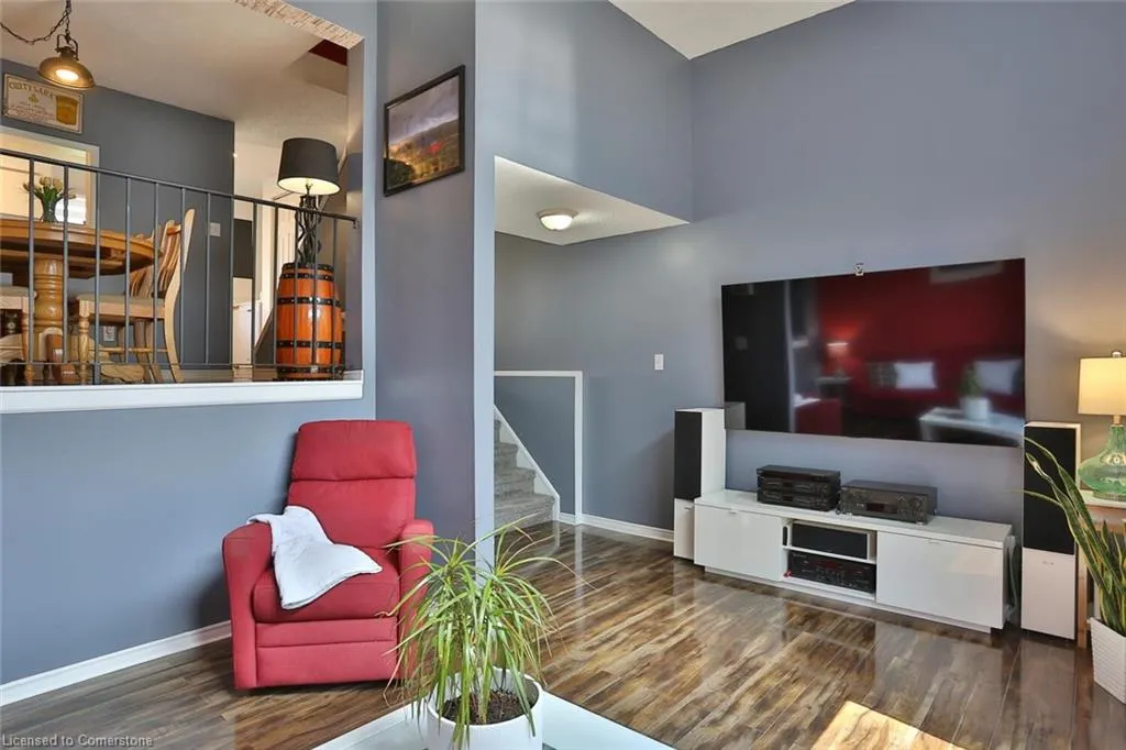 1085 Queens Boulevard, #13