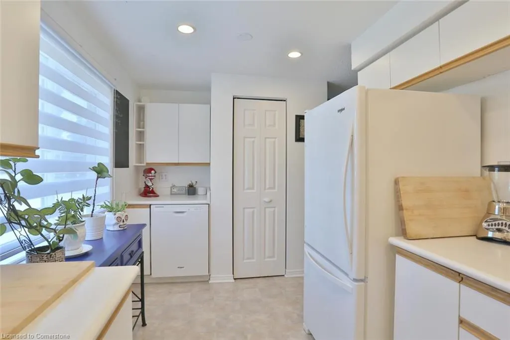 1085 Queens Boulevard, #13