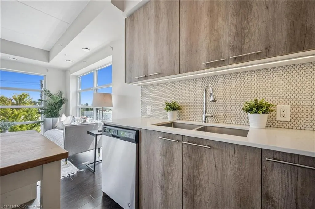 15 Prince Albert Boulevard, #316