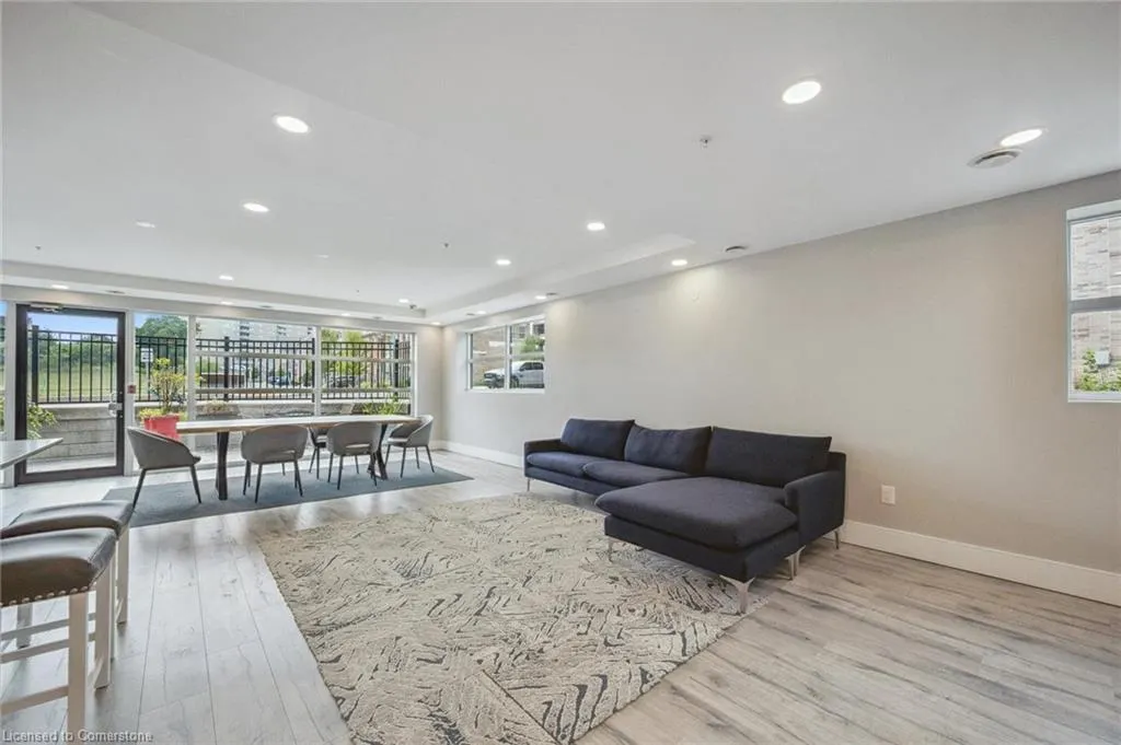 15 Prince Albert Boulevard, #316