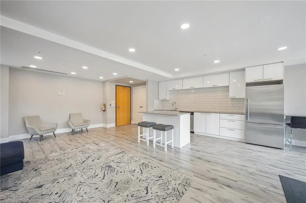 15 Prince Albert Boulevard, #316