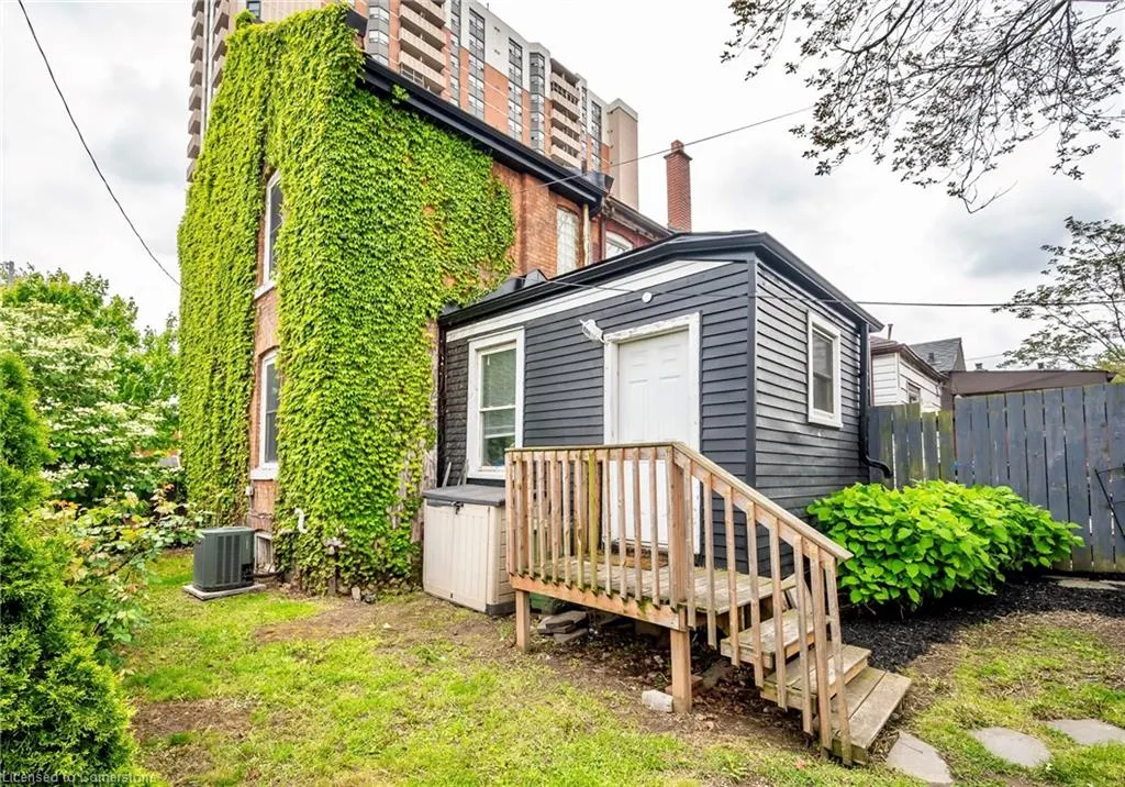 29 Emerald Street N