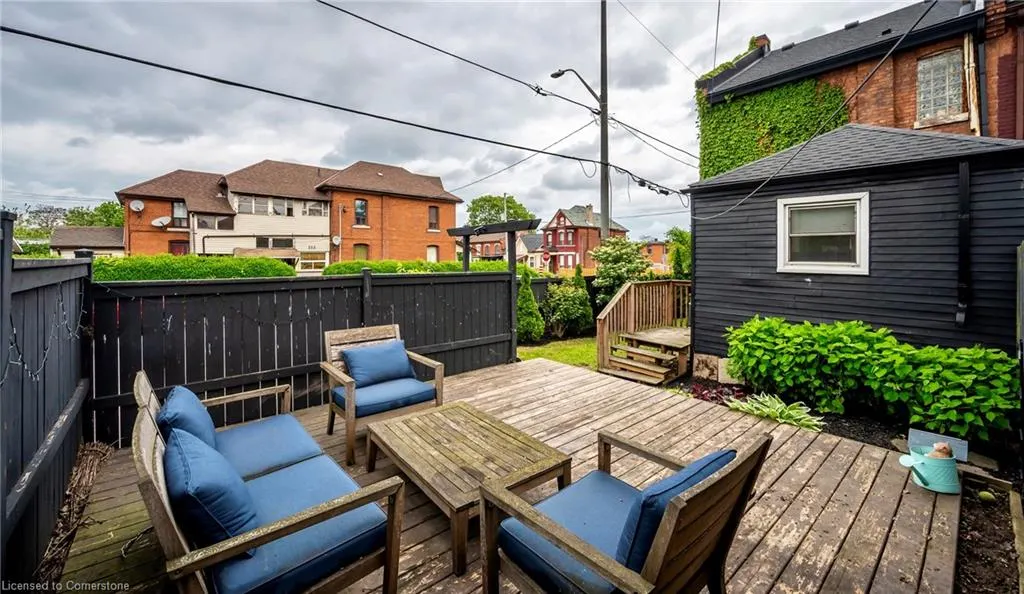 29 Emerald Street N