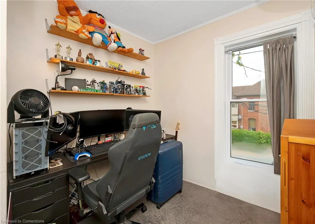 29 Emerald Street N