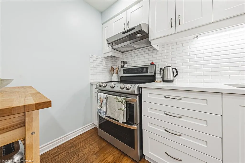 3050 Pinemeadow Drive, #6