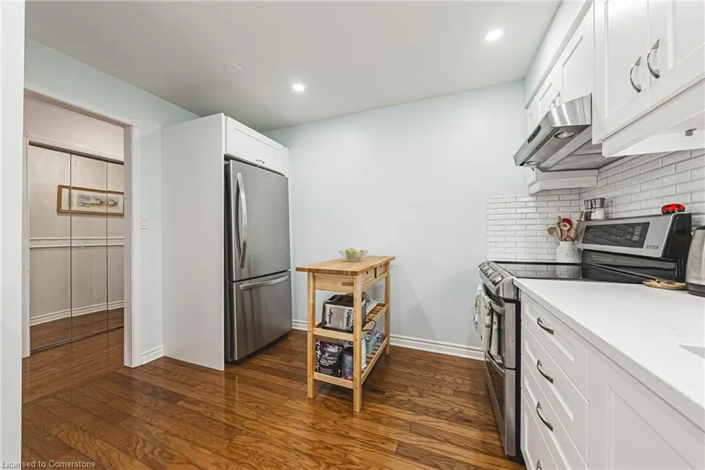3050 Pinemeadow Drive, #6