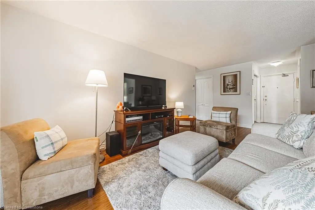 3050 Pinemeadow Drive, #6
