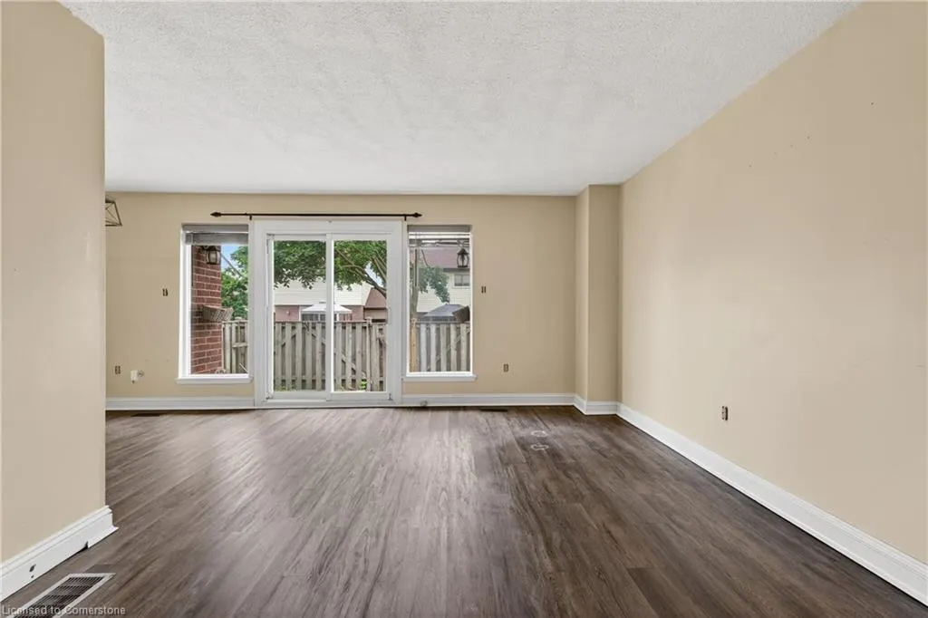 59 Queenslea Drive, #7
