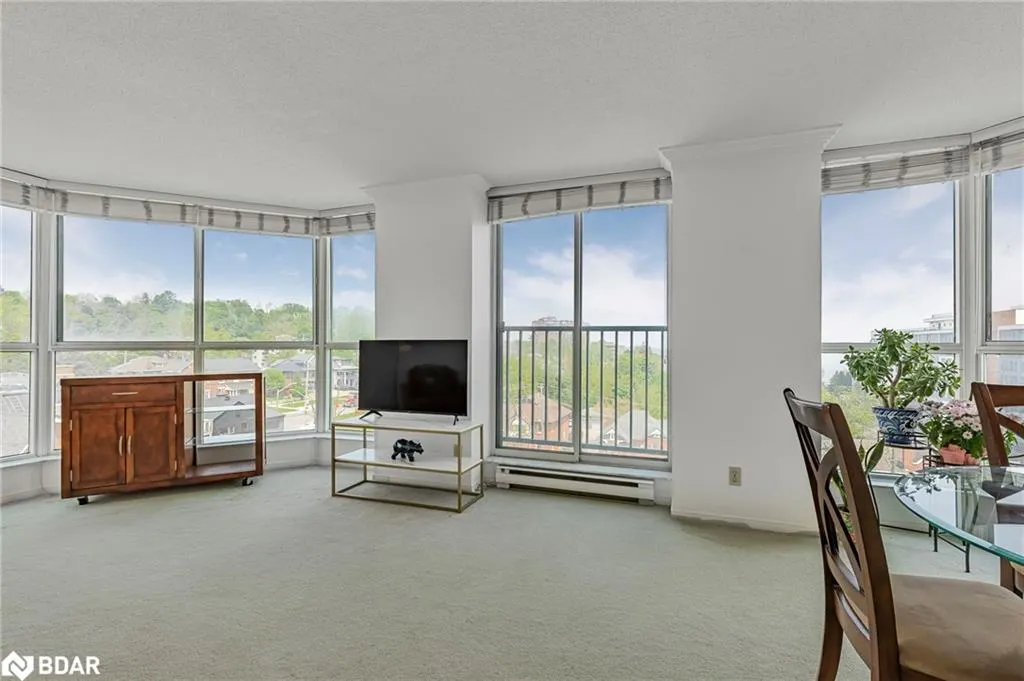 150 Dunlop Street E, #811