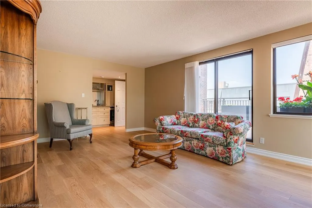 100 Lakeshore Road E, #710