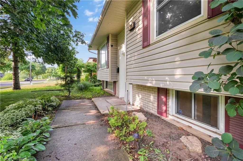 206 Shelley Drive, #Upper