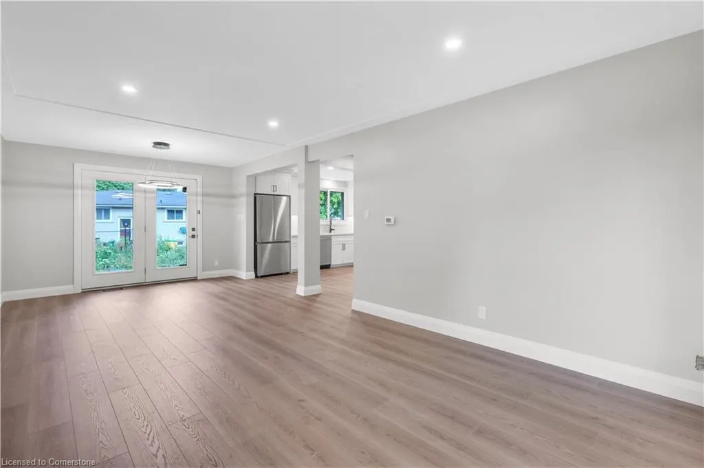 206 Shelley Drive, #Upper