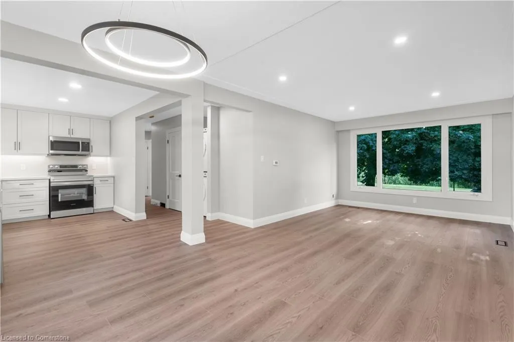 206 Shelley Drive, #Upper