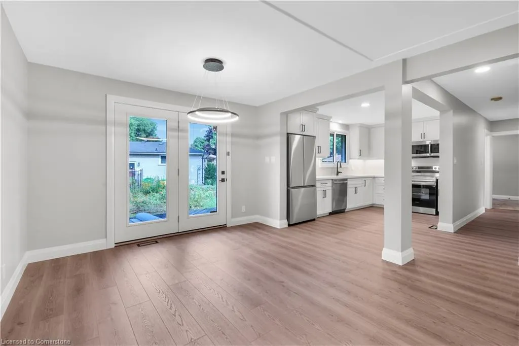 206 Shelley Drive, #Upper
