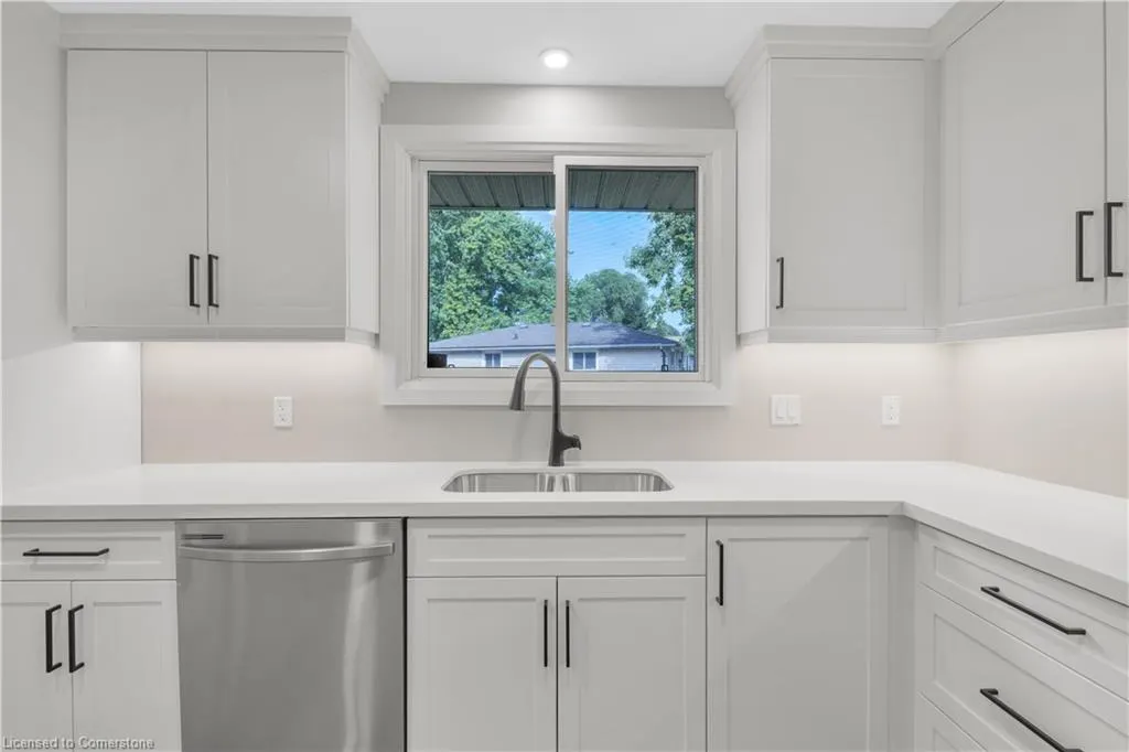 206 Shelley Drive, #Upper