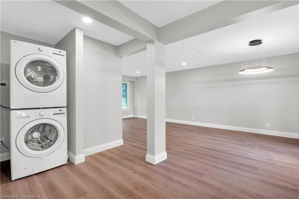 206 Shelley Drive, #Upper