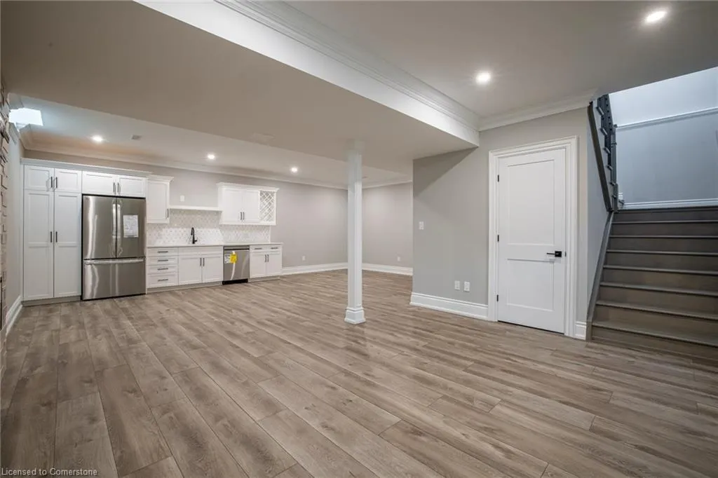 31 Bayside Court
